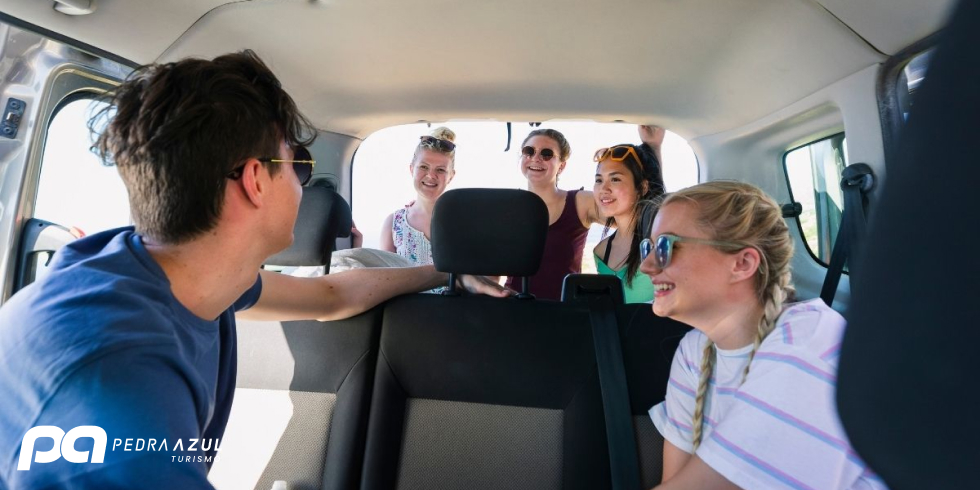 Locação de Ônibus, Micro-Ônibus, Vans e Veículos no ES 5 Vantagens da Locação de Vans pra sua Viagem em Família