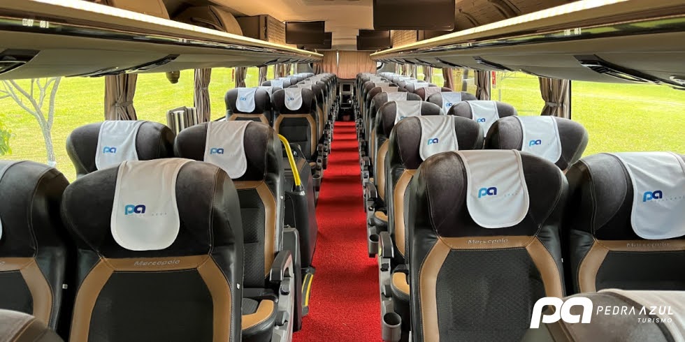 Locação de Ônibus, Micro-Ônibus, Vans e Veículos no ES Ônibus Leito Turismo: Experiência e Conforto Sem Igual